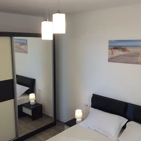 Bluewaves Mamaia Nord Apartment