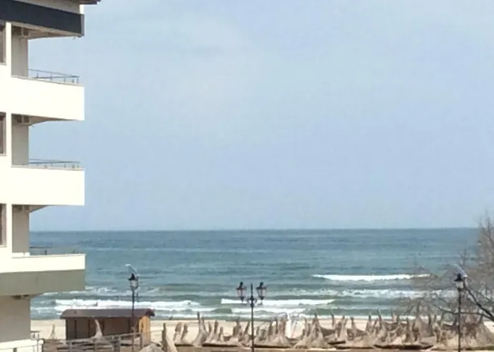 Bluewaves Mamaia Nord Navodari